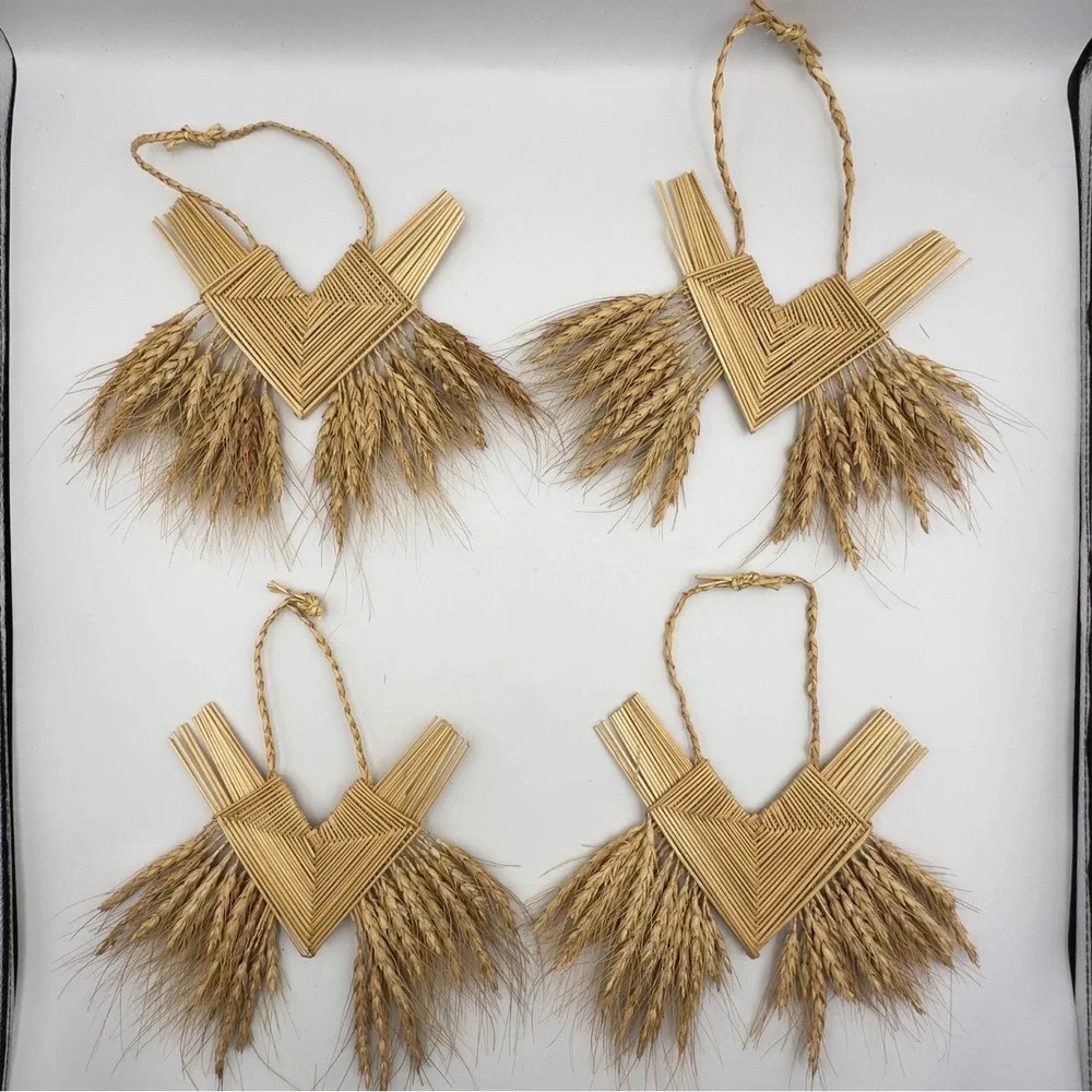 Lot Of 4 Large Hand Weaved Straw Wheat Ornaments Folk Art Heart Of Wheat Country
